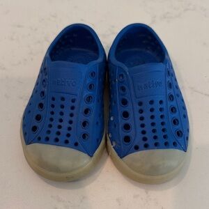 Native Kids Water Shoes in Bright Blue with Cream Toe